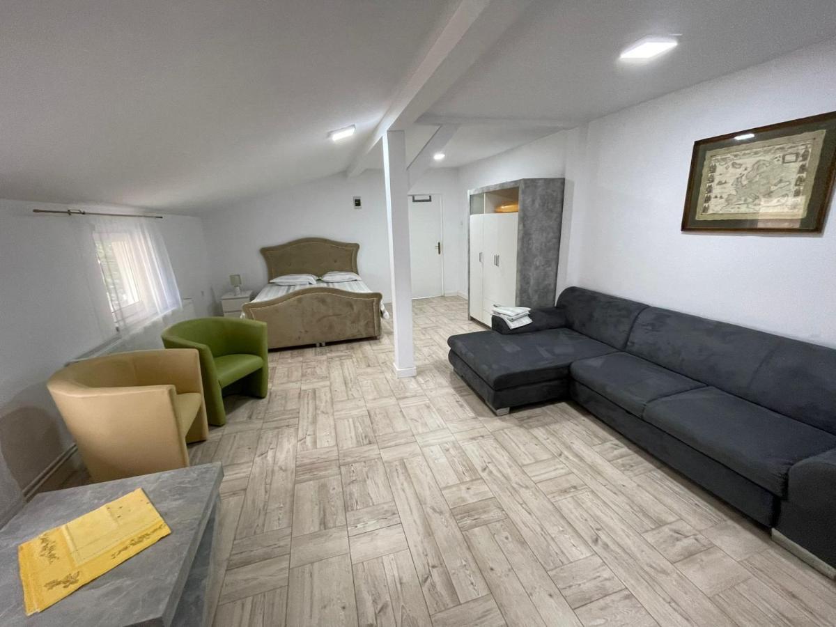 Studio D'Amalia Turda Extérieur photo